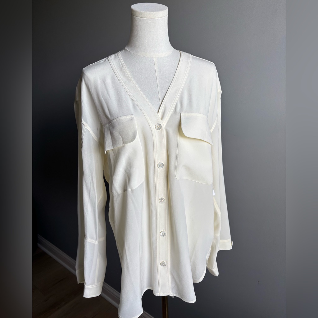 Equipment Femme Nwt 100% Silk Top